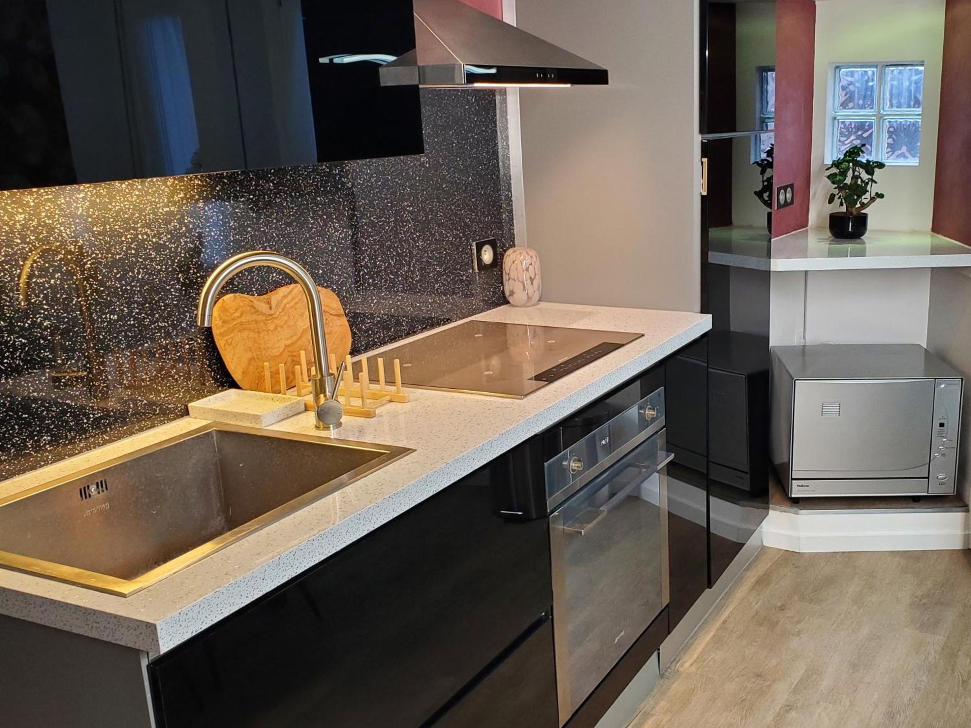 Mirka & Franck Apartment Chic 4 Stars Parking Free กอลมาร์ ภายนอก รูปภาพ
